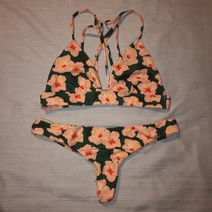 ✨SOLD✨Mahalo acacia set